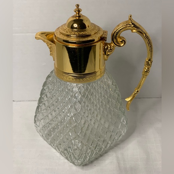 VINTAGE BARWARE | Wine/Liquor/Water Decanter, Decanter with Ornate Metal Top - Picture 1 of 8